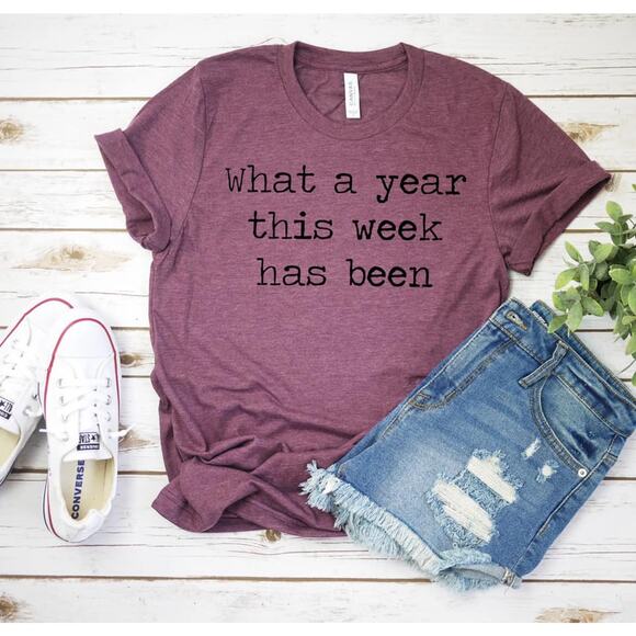Heather Maroon "What a Year" Graphic Tee - M - Picture 1 of 8